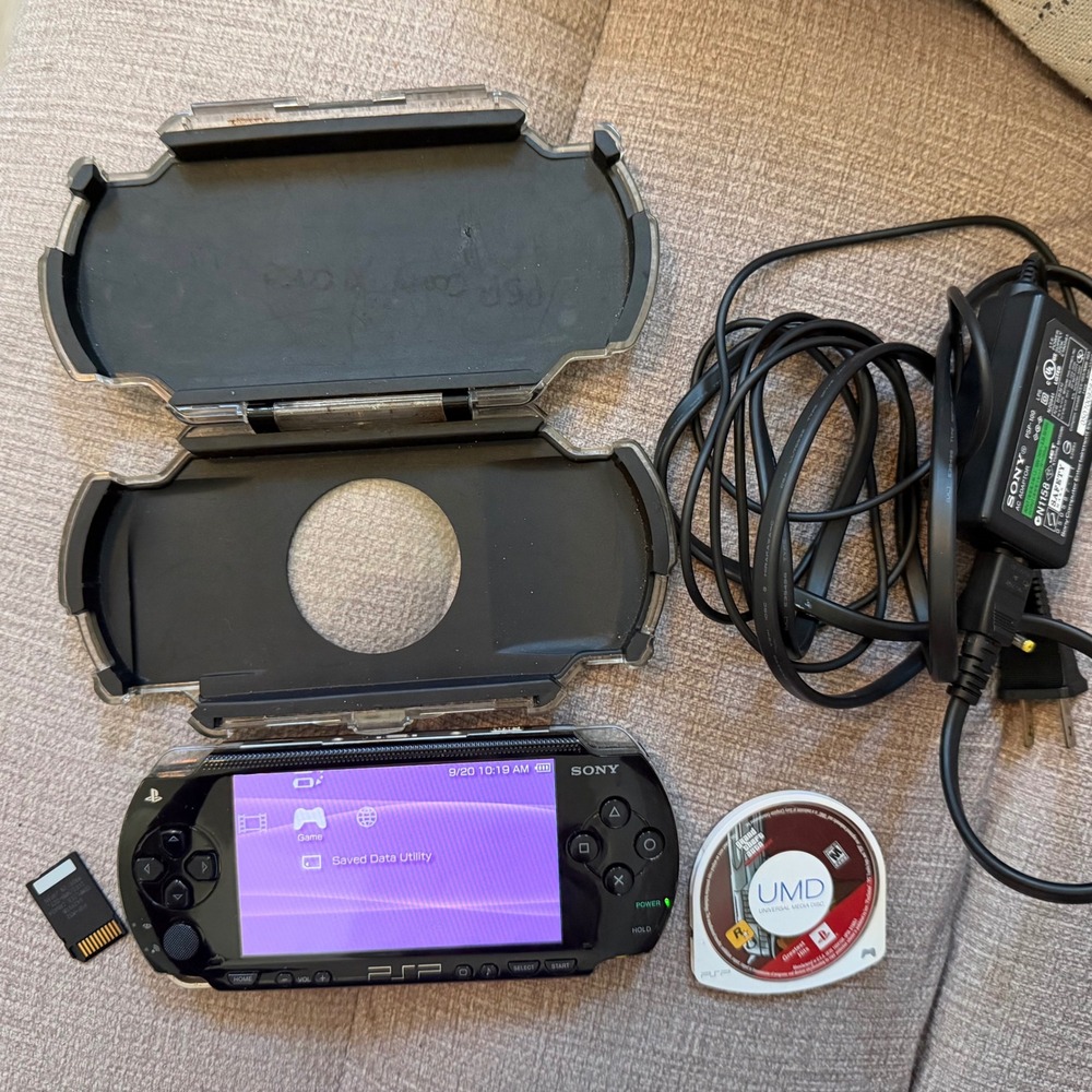 Sony PSP 1000 Black Console Bundle GTA Liberty City Stories Logitech Case AC
